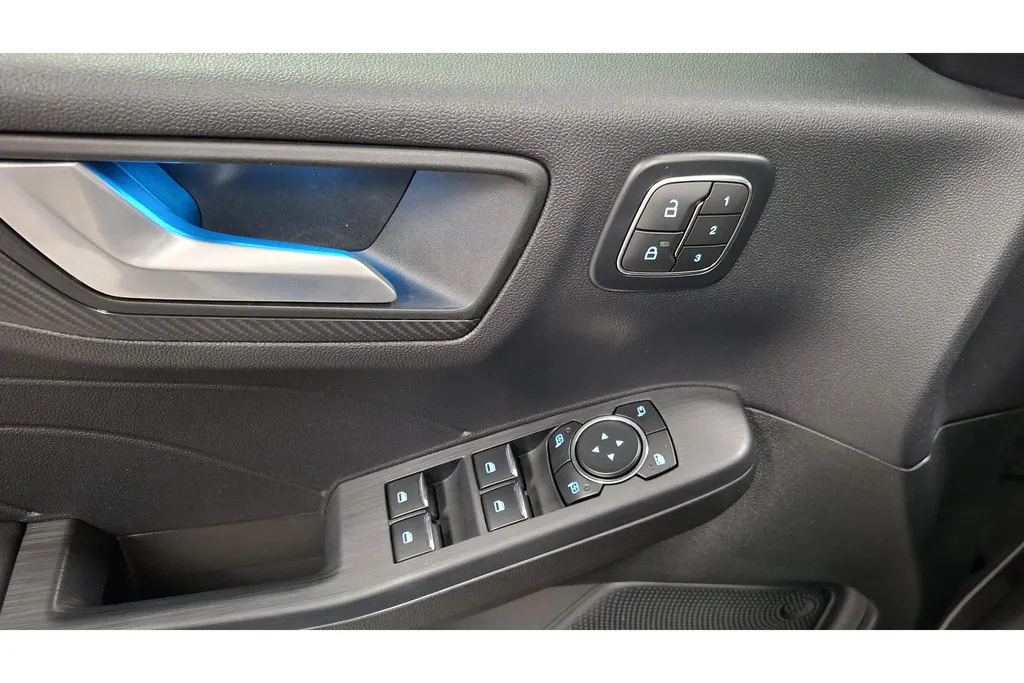 Ford Kuga 2.5 PHEV ST-Line X + Trekhaak | Facelift model | Panoramadak | Winter Pack | Matrix LED | B&O | Head Up Display |