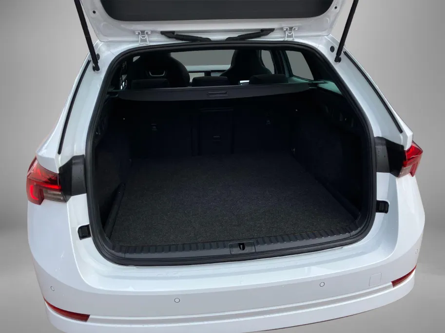 Škoda Octavia Combi 1.4 PHEV 204pk DSG Business+ Panoramadak · Stoelverwarming · Apple/Android Car Play ·