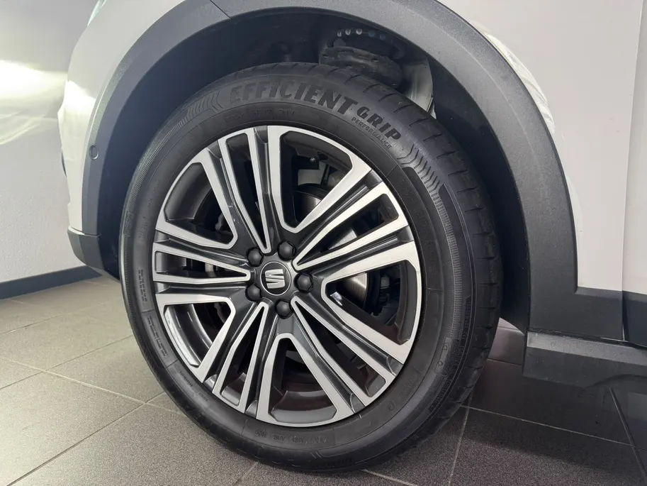 SEAT Arona 1.0 TSI Xcellence Business Intense / Full led / Stoelverw. / Climate control /