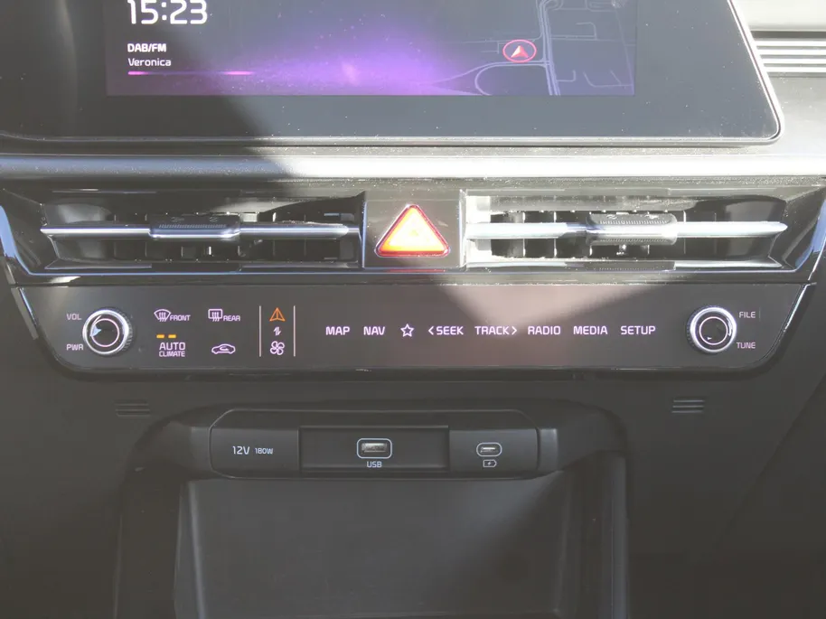 Kia Niro 1.6 GDi Hybrid DynamicLine | Camera | Cruise adapt. | Clima | 16' LM | Navi | Keyless | Apple Carplay/Android Auto |