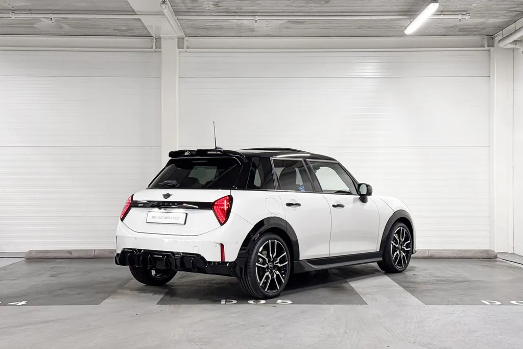 MINI Cooper 5-deurs Cooper S John Cooper Works