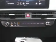 Kia EV6 Light Edition 63 kWh | Stuur-/stoelverwarming | Camera | 19' LM | LED | Cruise adapt. | Clima | Draadloze telefoonlader | 17% bijtelling |