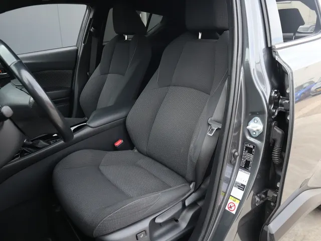 Toyota C-HR 1.8 Hybrid Style Trekhaak | All Seasonbanden | Stuur en stoelverwarming