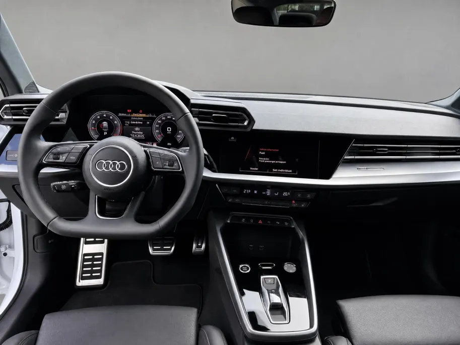 Audi A3 Limousine Advanced edition 30 TFSI 116 PK Limousine · Sonos · Optiekpakket zwart plus · Lichtpakket plus ambient light · MEGA Sale