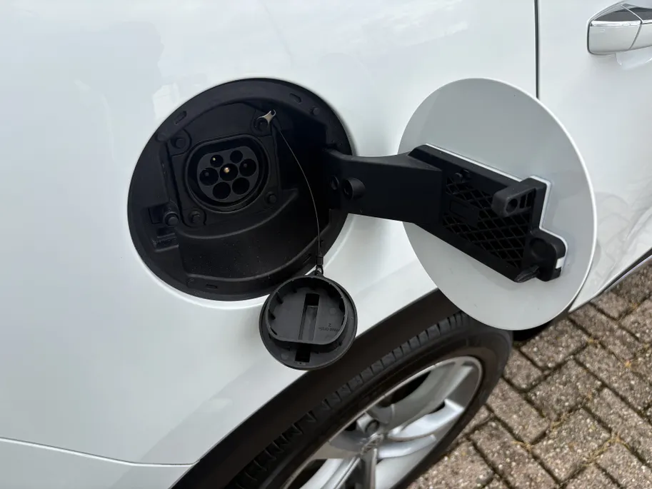 MG EHS 1.5 TGDI Luxury | Panorama Dak | Navi | Camera | Automaat  | Leer | Cruise | Apple Carplay/Android Auto | Voorstoelen verwarmd