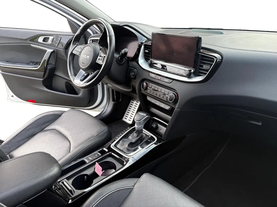 Kia XCeed 1.6 GDi PHEV DynamicPlusLine | Panoramadak | Camera | Stoel/Stuurverwarming | Apple Carplay/Android Auto | Adaptieve Cruise Control | Lichtmetalen Velgen |
