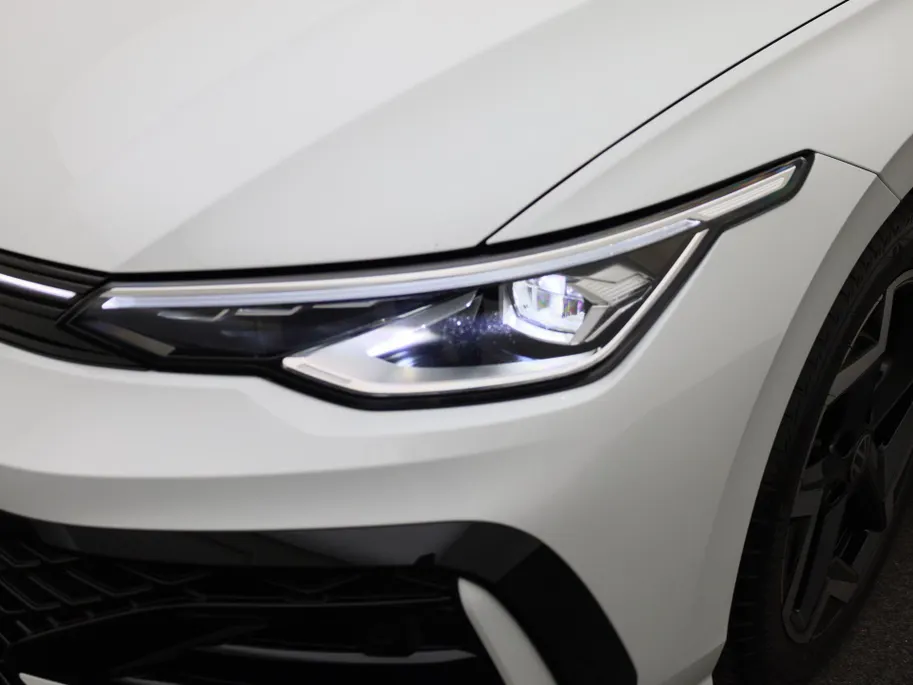 Volkswagen Golf 1.5eTSI/150PK R-Line Black Style DSG · Navigatie · Camera + Parkeersensoren · Apple/Android Car Play · Garantie t/m 18-11-2026  · EXTRA INRUILKORTING ·