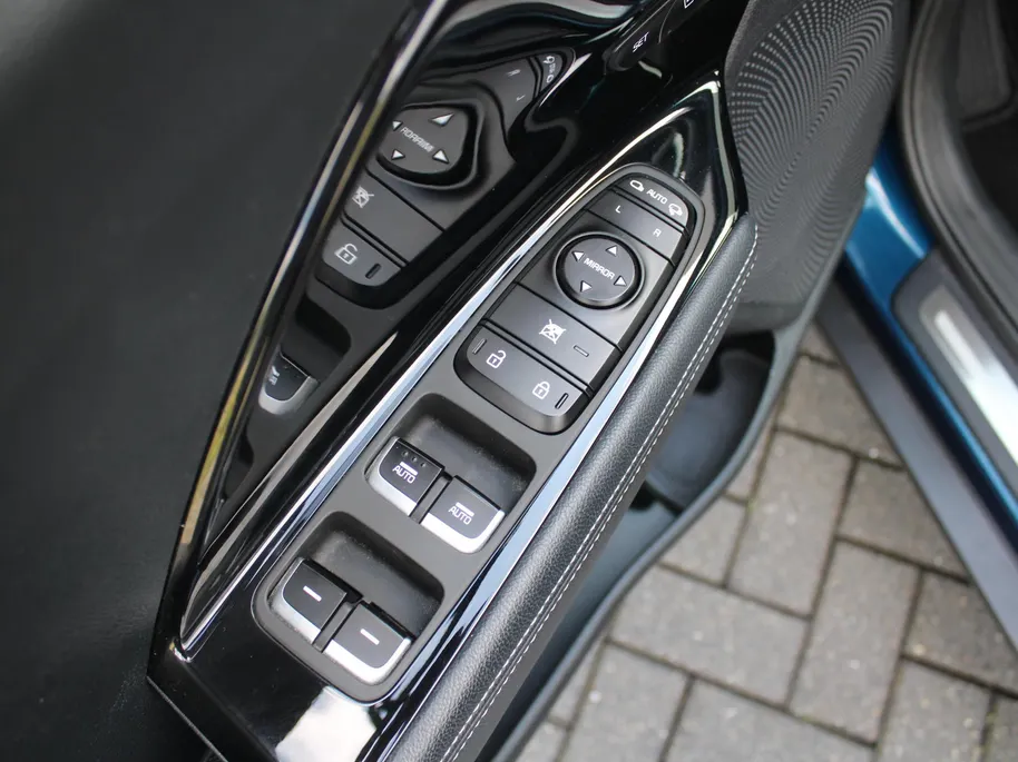 Kia Niro 1.6 GDi Hybrid ExecutiveLine | Trekhaak | Stuur-/stoelverwarming + ventilatie | Camera | Cruise adapt. | 18' LM | Leer | JBL audio |