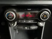 Kia Picanto 1.0 DPi DynamicPlusLine | Apple Carplay / Android Auto | Navigatiesysteem | Lichtsensor | Parkeersensoren + Camera Achter | Cruise Control | Climate Control | 15'Lichtmetalen Velgen