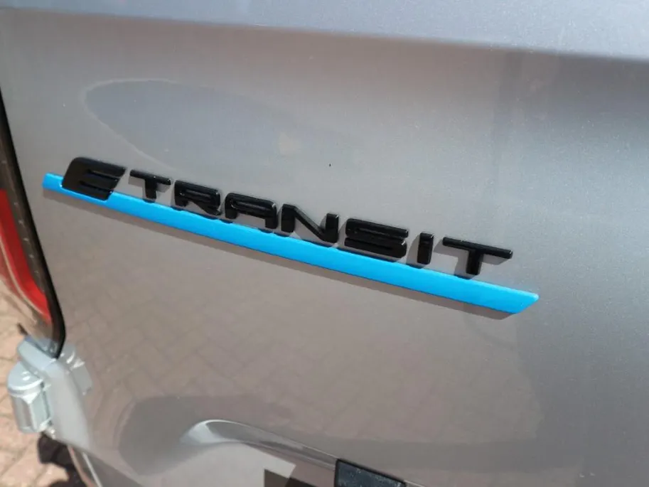 Ford E-Transit Cust. 340 L2H1 Limited 71 kWh * ADAP CRUISE * BLIS * NAVI * 360 CAMERA *