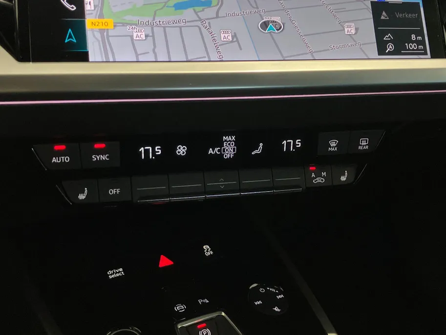 Audi Q4 Sportback e-tron 40 Advanced 150kW/204PK 82 kWh · Panoramadak · Trekhaak · Stoelverwarming · Apple/Android Car Play