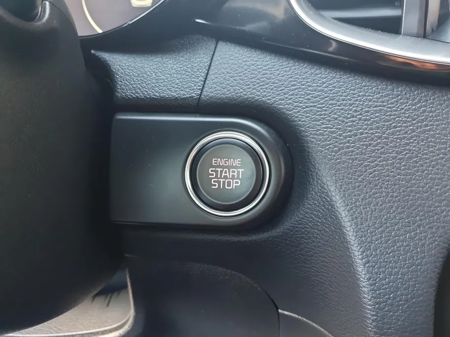 Kia ProCeed 1.5 T-GDi GT-Line | Stoel en stuurverwarming | Navigatie | Elektrische achterklep | Camera | Climate control | Apple Carplay / Android Auto |