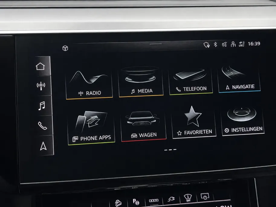 Audi Q8 e-tron 55 408pk Quattro S Edition Competition 115 kWh · SOH 90,9% · Panoramadak · Luchtvering · 360 Camera · Elek. Voorstoelen · 20'' Inch ·