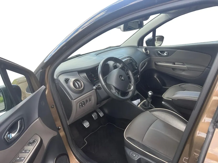 Renault Captur 0.9 TCe Barista | Camera | Stoelverwarming | Climate Control | Cruise Control | Trekhaak | Leder | 12 Maanden Bovag Garantie