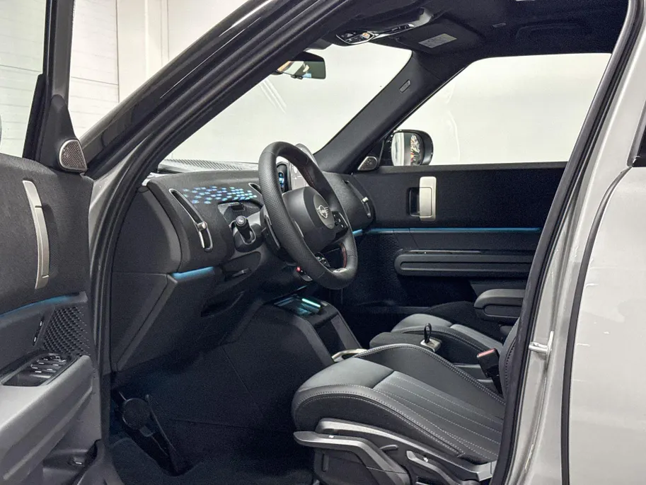 MINI Countryman Electric E John Cooper Works M