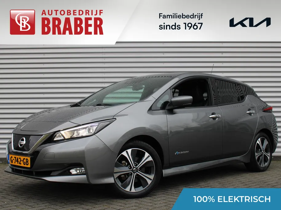Nissan Leaf Tekna 40 kWh | Trekhaak | Stuur-/stoelverwarming | 360 Camera | LED | Dodehoek detectie | Cruise adapt. | 17' LM | Half leer/stof | Navi |