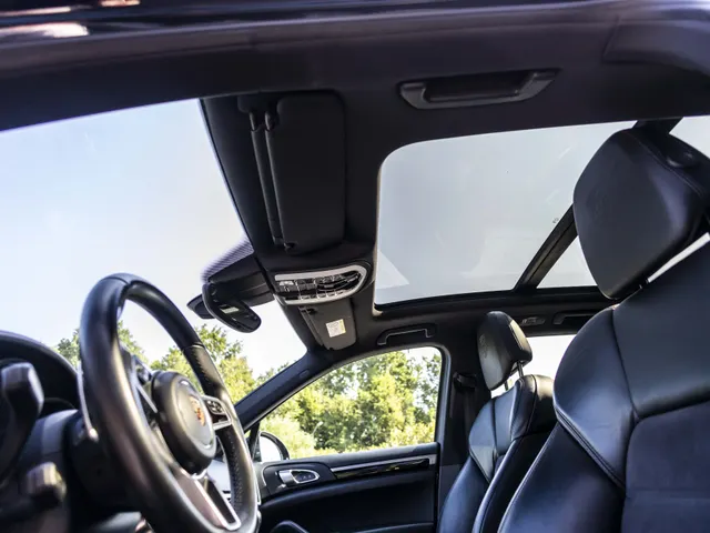 Porsche Cayenne 3.0 S E-Hybrid Platinum Edition NL Auto!