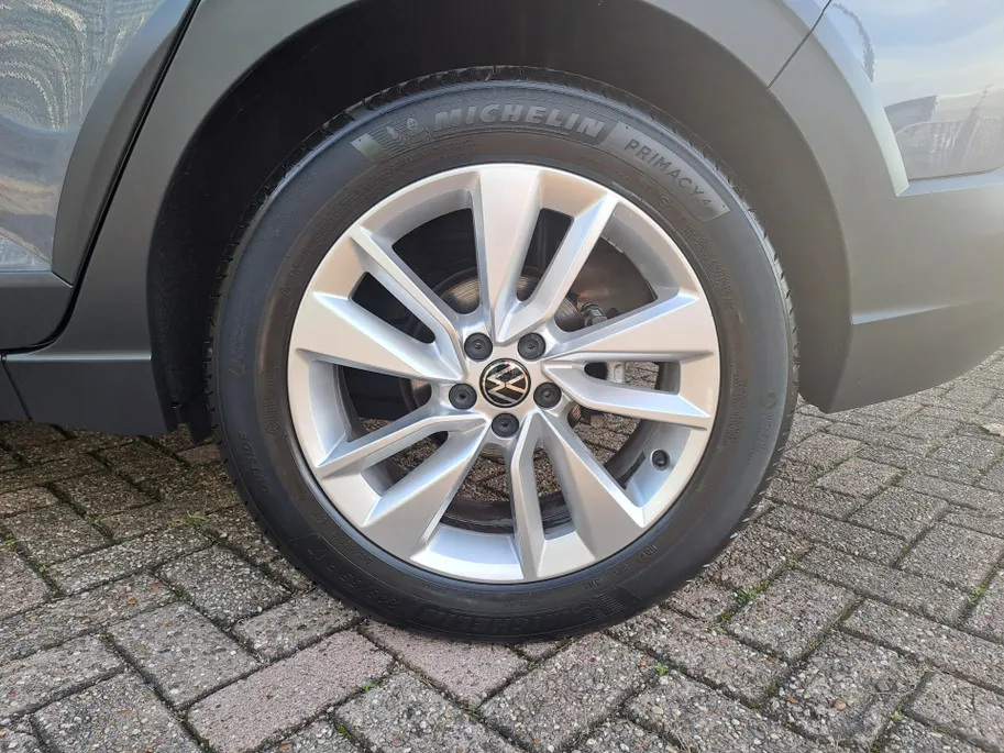 Volkswagen Taigo 1.0 TSI Life | Automaat | Apple Carplay/Android Auto | Navi  | Cruise control adaptief | Camera | Voorstoelen verwarmd