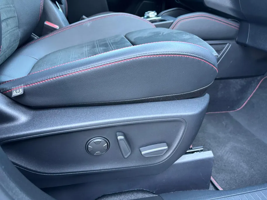 Ford Kuga 2.5 PHEV Graphite Tech Edition | NL Auto | Panoramadak | Winterpack | Elektr. voorstoelen | B&O Audio | Adaptieve Cruise Control |