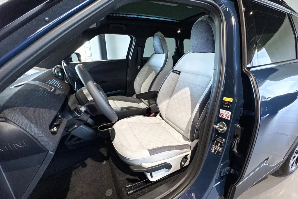 MINI Aceman SE Classic M 54.2 kWh