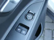 Kia Stonic 1.0 T-GDi MHEV DynamicLine | Navi | Clima | Cruise | Camera | 15' LM | Parkeersensor achter |