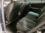 Volkswagen Tiguan 1.4TSIeHybrid 180kW/245PK DSG R-Line · Panoramadak · Trekhaak · 360°Camera + Parkeersensoren · 20'' · Apple/Android Car Play ·