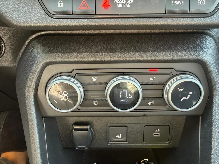 Dacia Jogger 1.6 Hybrid 140 Extreme 7p. | BTW Voertuig | Apple Carplay & Android Auto | Camera | Parkeersensoren | 7 Persoons | Cruise & Climate Control | 12 Maanden BOVAG Garantie