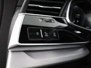 Audi Q8 55 TFSIe 381pk Tiptronic Quattro Pro Line S · Panoramadak · 360 Camera · Wegklapbare Trekhaak · Apple/Android Car Play · Luchtvering · 21'' Inch ·