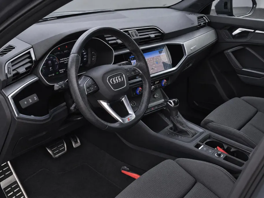 Audi Q3 Sportback 45 TFSIe 180kW/245PK S Edition · Trekhaak · Apple/Android Car Play · Drive select · Garantie t/m 10-03-2027 of 100.000km