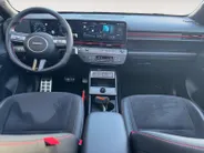 Hyundai Kona 1.6 GDI HEV N Line Sky | schuif-/kanteldak | Navi | Clima | 360 Camera | All Season banden | Stoel-/stuurverwarming | Elektrische achterklep