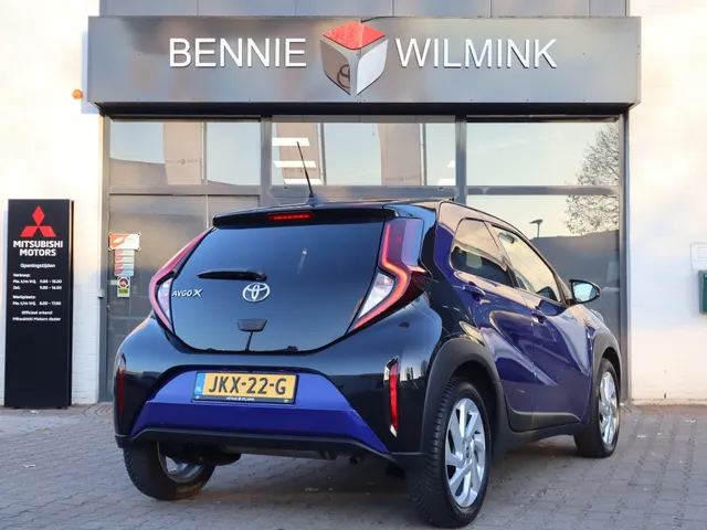 Toyota Aygo X 1.0 CVT Pulse Bi-tone Automaat | AllSeasons | Stoelverwarming