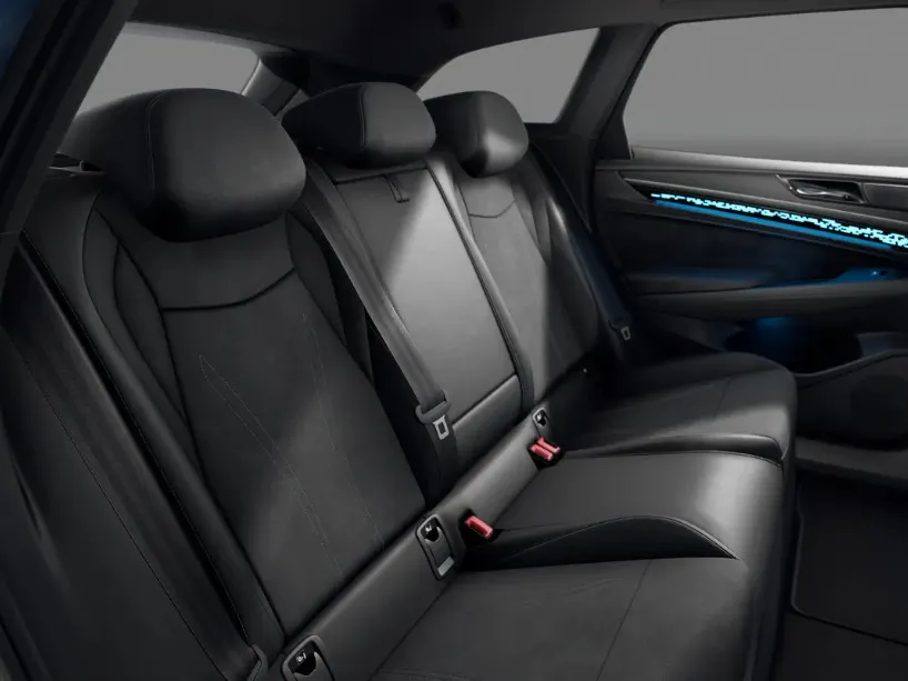 Volkswagen ID.7 Limited Edition Plus 77 kWh accu 286 PK · Trekhaak inklapbaar, met elektrische ontgrendeling ·