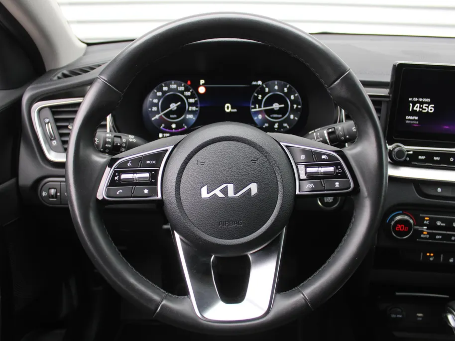 Kia Ceed Sportswagon 1.5 T-GDi DynamicPlusLine | Stoel- & stuurverwarming | Camera | Clima | Cruise adapt. | LED | Navi | Elek. achterklep | 16' LM |