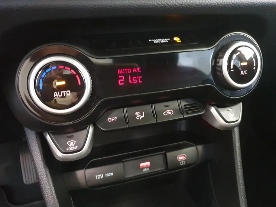 Kia Picanto 1.0 DPI ExecutiveLine | Stoel en stuurverwarming | Navigatie | Camera | Keyless met startknop | Climate control | Cruise control | Getinte ramen achter |
