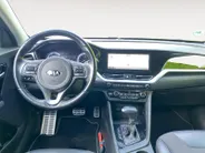 Kia Niro 1.6 GDi Hybrid DynamicPlusLine | Climate control | Navigatie | Parkeercamera | Trekhaak | Stoel en stuurverwarming | Keyless |