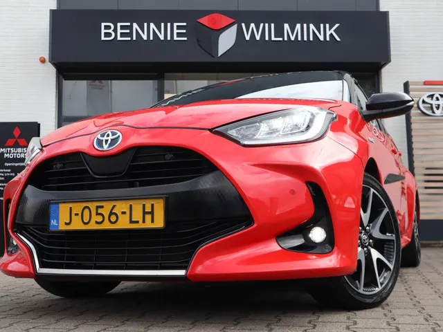 Toyota Yaris 1.5 Hybrid Launch Edition Bi-tone | JBL | Blindspot
