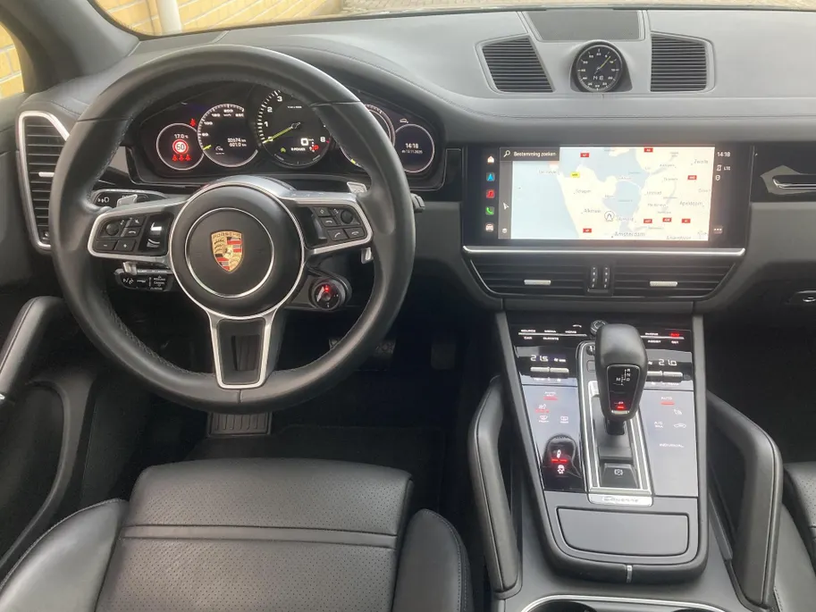Porsche Cayenne 3.0 E-Hybrid 340KW met Panoramadak