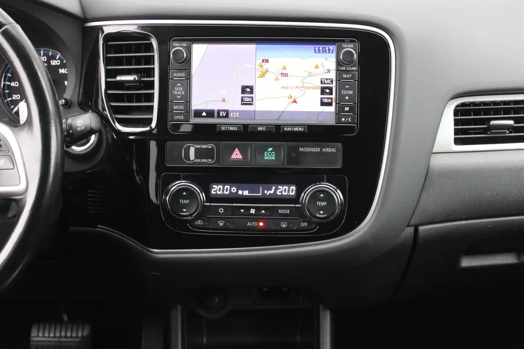 Mitsubishi Outlander 2.0 PHEV Business Edition X-Line | Navi | Clima | Camera | Trekhaak | Keyless | 18' LM |