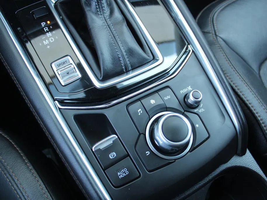 Mazda CX-5 2.0 SkyActiv-G 165 Skylease Luxury | Trekhaak | 360 Camera | Leer | Stuur-/stoelverwarming | HUD | Bose | Elek. stoelverstelling | 19' LM | All seasons |