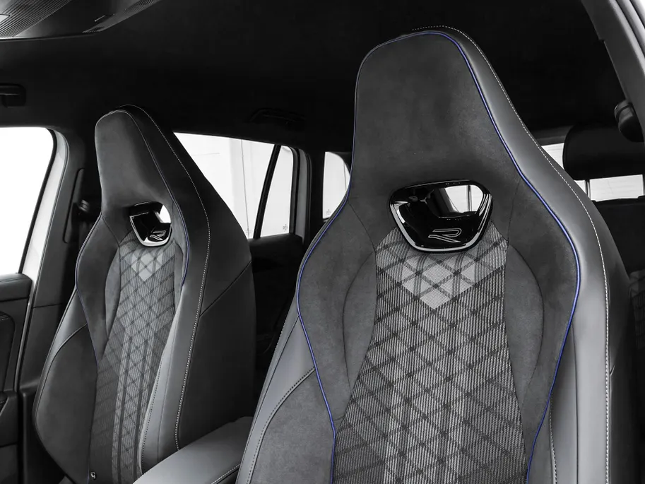 Volkswagen Tiguan R-Line 1.5 eHybrid 204 PK 6 versn. DSG · Voorstoelen verwarmbaar · Sfeerverlichting · All-season banden