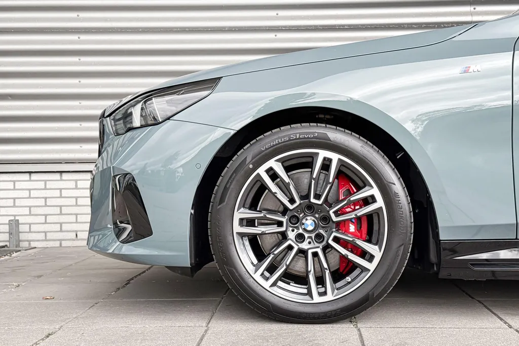 BMW i5 Touring eDrive40 84 kWh