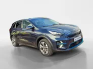 Kia e-Niro DynamicPlusLine 64 kWh | SOH 99,5 % | 3 Fase laden | 1e Eigenaar | Dealer onderhouden | Stoelverwarming | Schuif-/kanteldak | Fabrieksgarantie t/m 24-08-2029 + 3x 1 jaar |  NAP |
