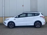Ford Kuga 1.5 EcoBoost 150 pk ST Line afneembare - trekhaak - voorruitverwarming - groot navi
