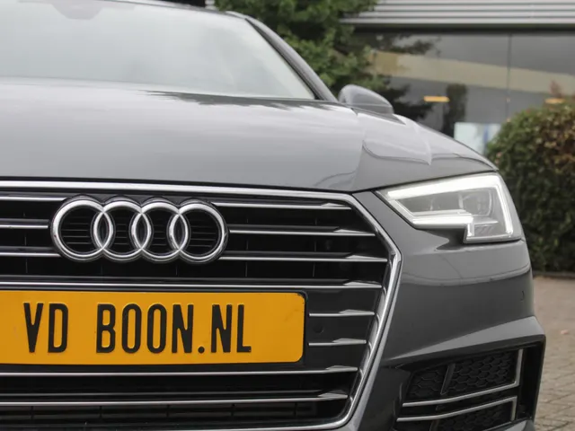 Audi A4 Limousine 35 TFSI Design Pro Line Plus | Navi | Digital dash | Leder | Schuifdak | Cruise
