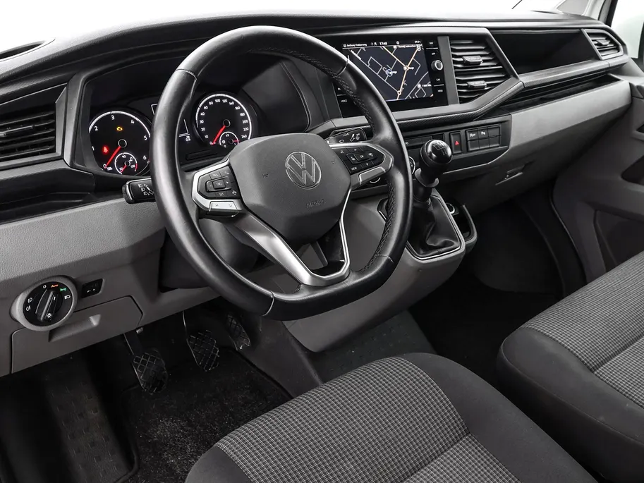 Volkswagen Bedrijfswagens Transporter 2.0 TDI L1H1 28 · Camera · Trekhaak · Apple/Android Car Play · Navigatie · Cruise Control · Vloerplaat · 16'' Inch · Garantie t/m 01-04-2028 of 100.000km