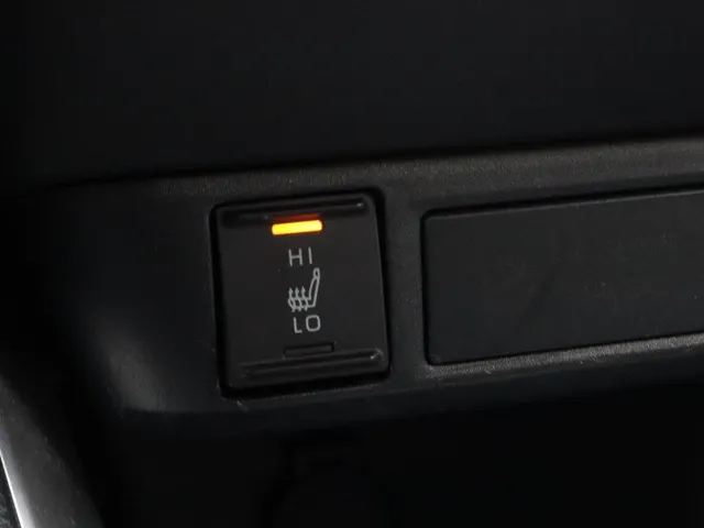 Toyota Yaris 1.5 Hybrid Dynamic Limited | Stoelverwarming | Parkeersensoren