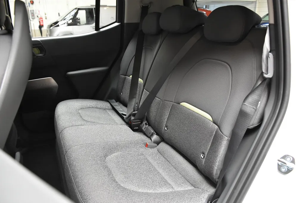 Kia EV2 61 kWh 135pk (5-zits) Air BLACK EDITION