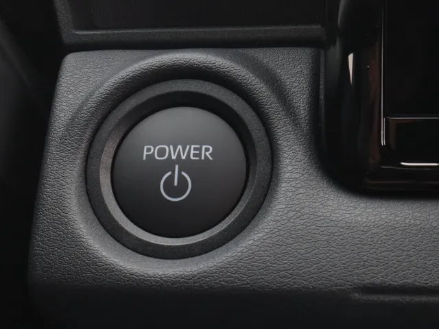 Toyota C-HR+ First Edition 77 kWh | Stuur/Stoel Verwarming | 20 Inch