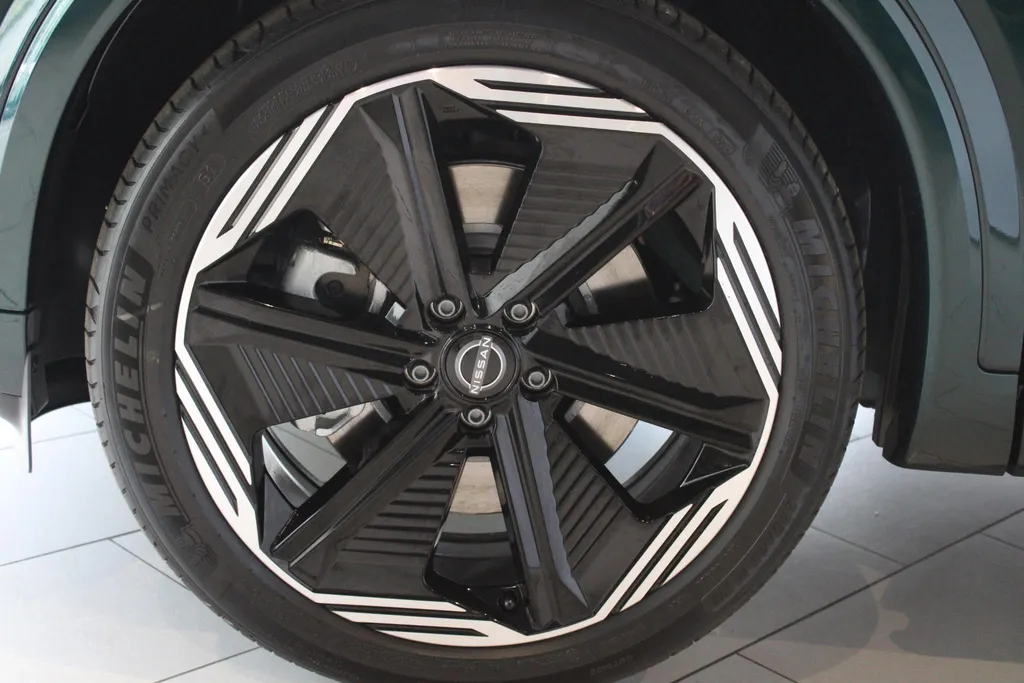 Nissan QASHQAI 1.5 e-Power N-Design |Nieuwe sterke motor|Coldpack|Panoramisch dak|Camera rondomzicht|Parkeersensoren voor en achter|Naviagatie|Apple carplay&Android auto|20inch Lichtmetalenwielen|Alcantara bekleding|