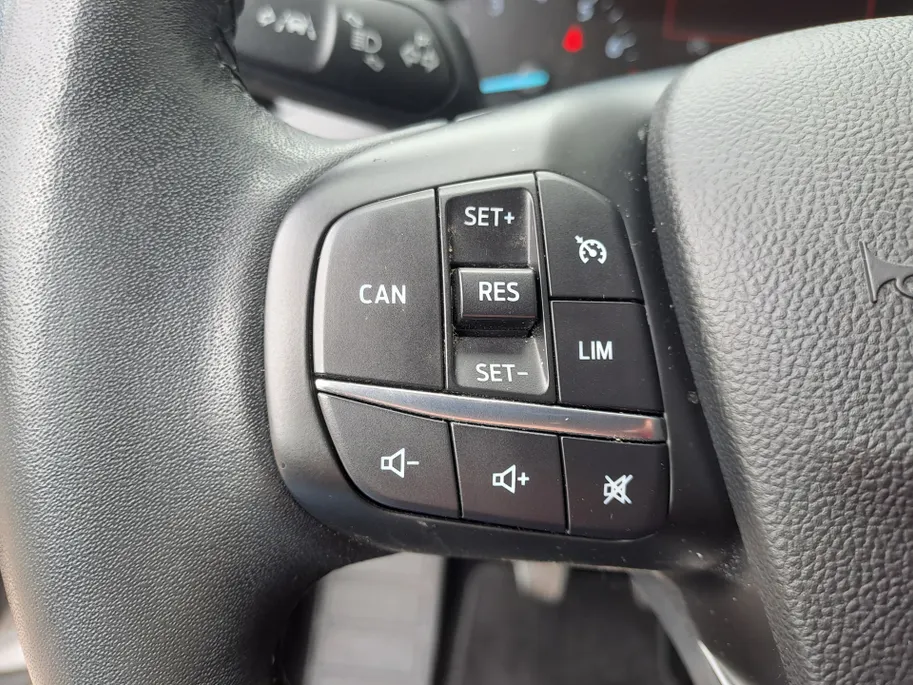 Ford Focus Wagon 1.0 EcoBoost Active Business | Navi | PDC | Cruise | Trekhaak | ECC | Stoel, Stuur, Voorruit verwarming